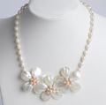 shell flower pendant necklace